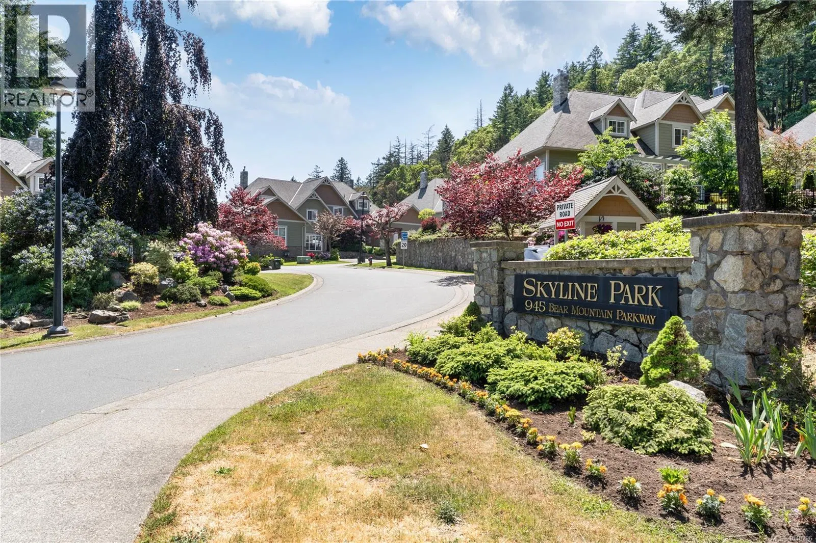 Photo 2 of 35 at #122 – 945 Bear Mountain Parkway