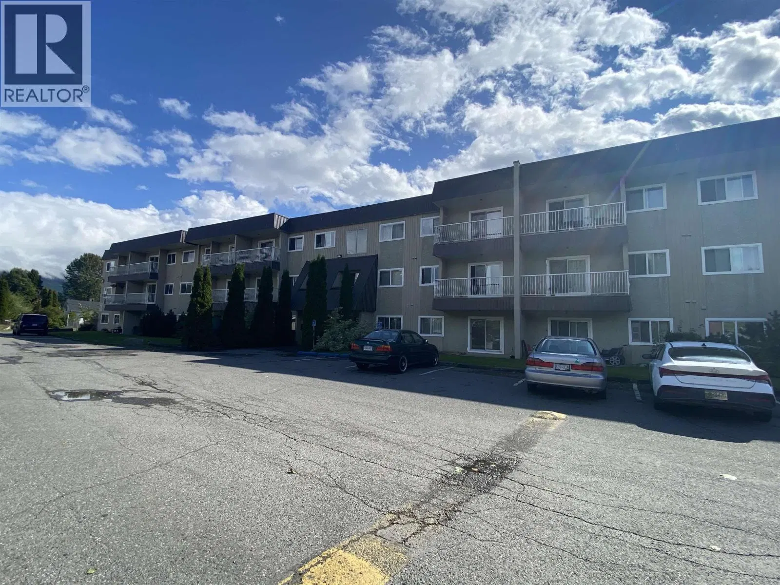 Photo 2 of 9 at #2315 – 2607 PEAR Street