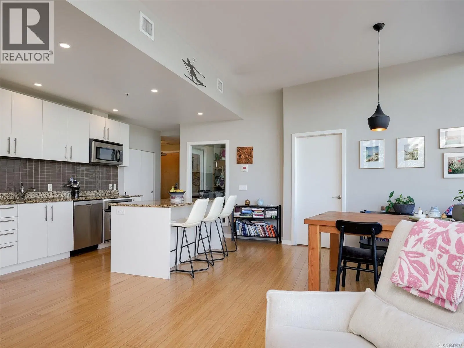 Photo 4 of 26 at #105 – 399 Tyee Road