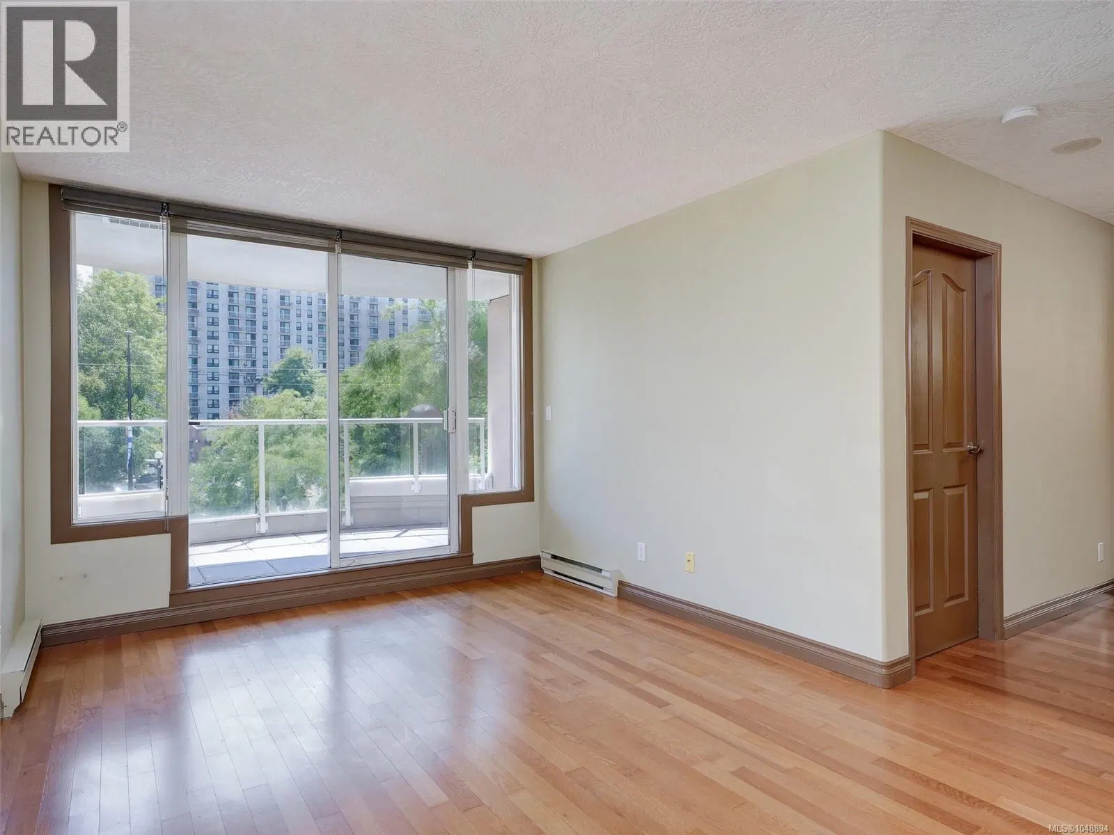 Photo 4 of 28 at #205 – 930 Yates Street