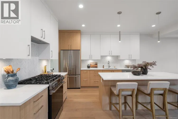 Photo 5 of 41 at 3855 Olympian Way