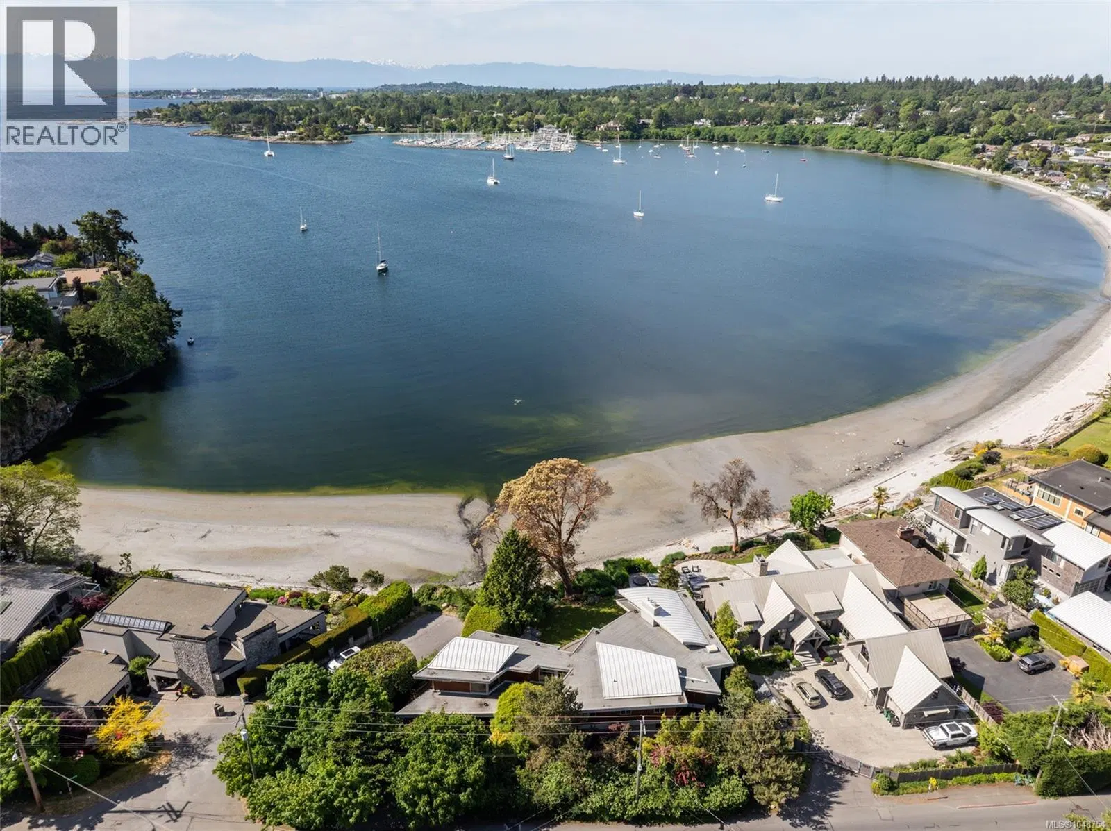 3931 Cadboro Bay Road