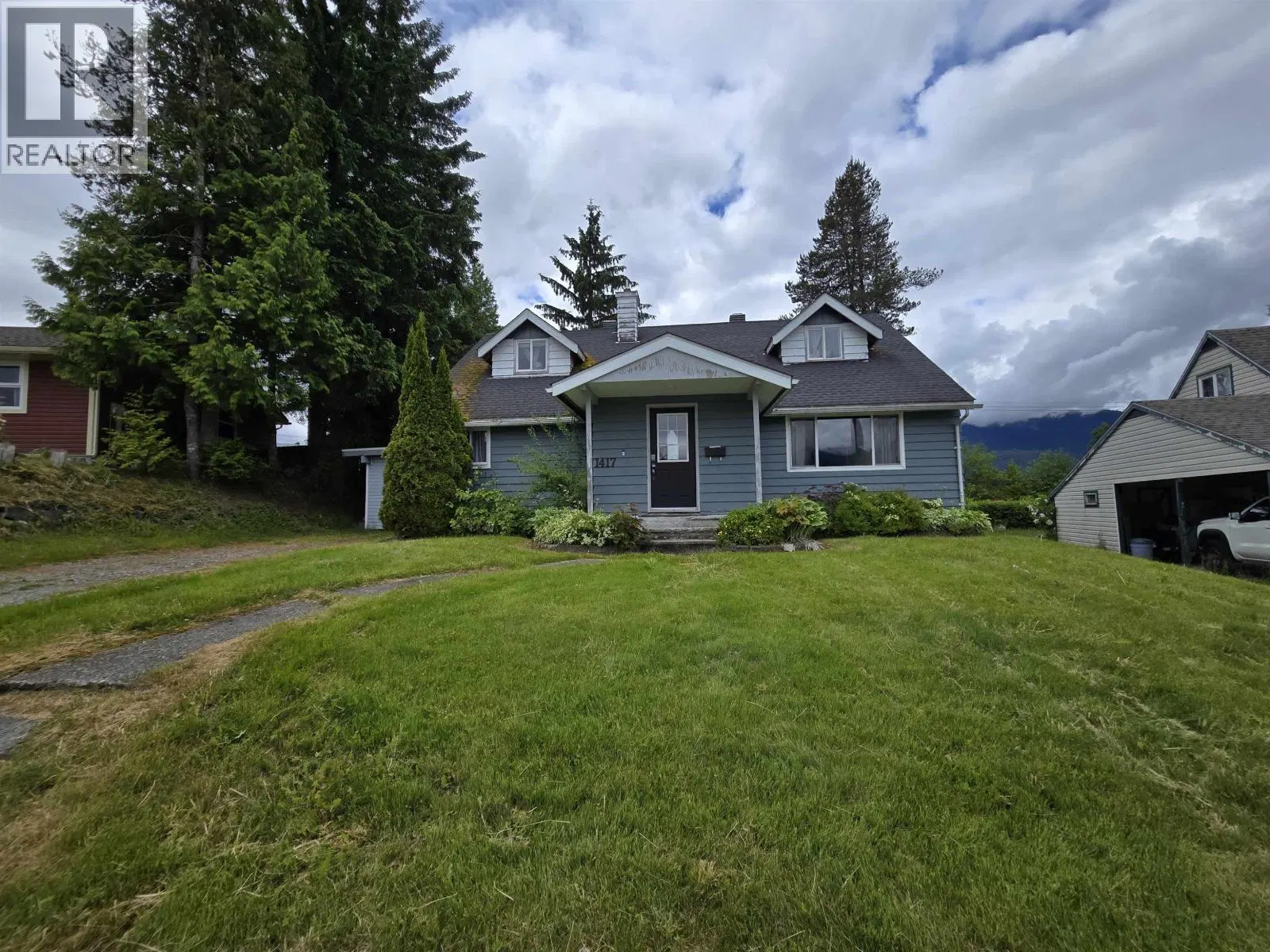 Photo 1 of 12 at 1417 CORMORANT Avenue