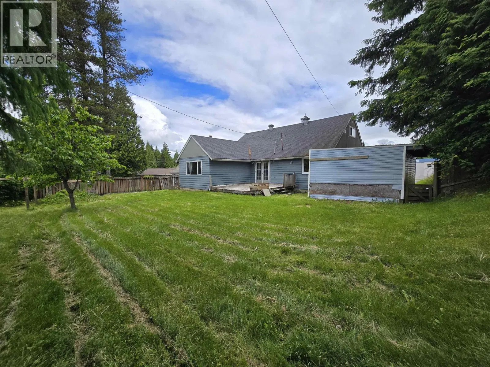 Photo 2 of 12 at 1417 CORMORANT Avenue