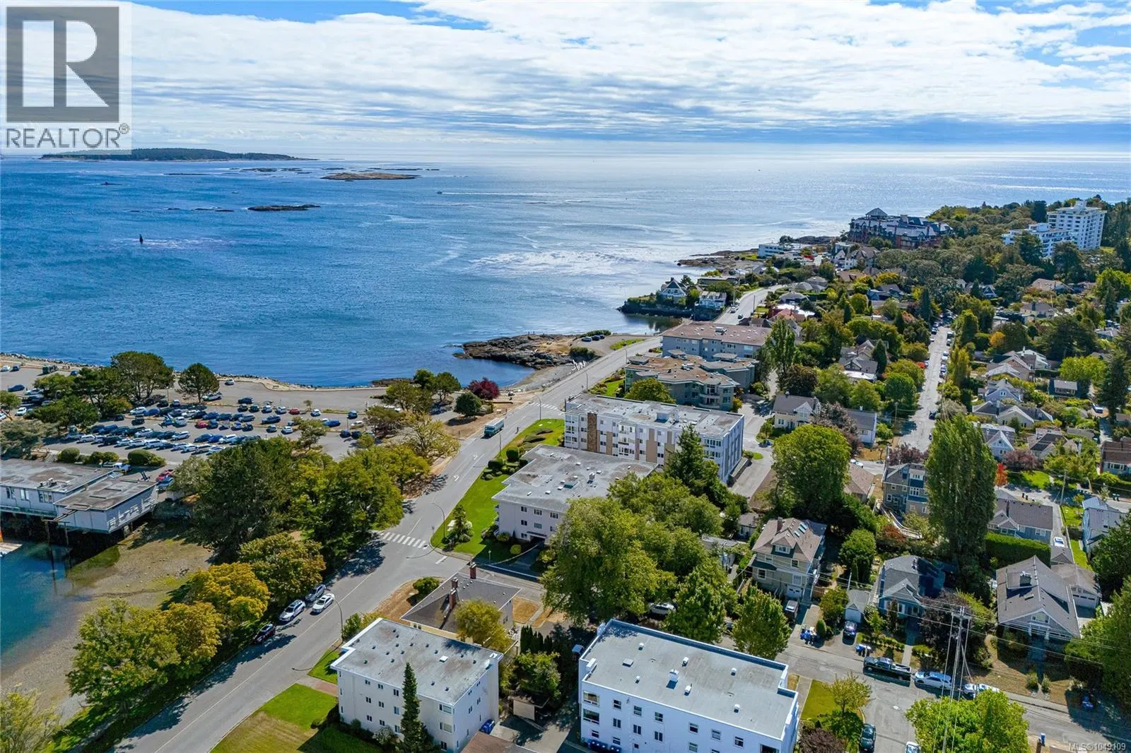 Photo 1 of 34 at #102 – 1318 Beach Drive