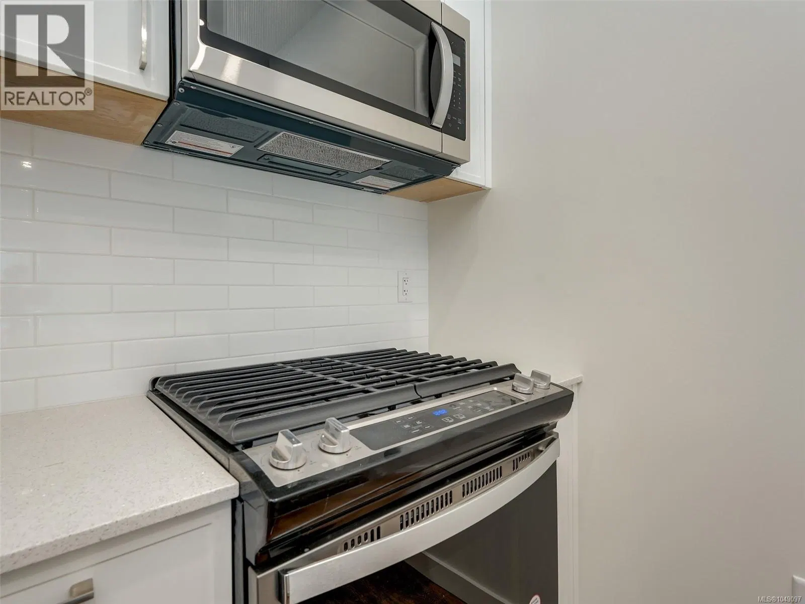 Photo 5 of 17 at #309 – 654 Granderson Road