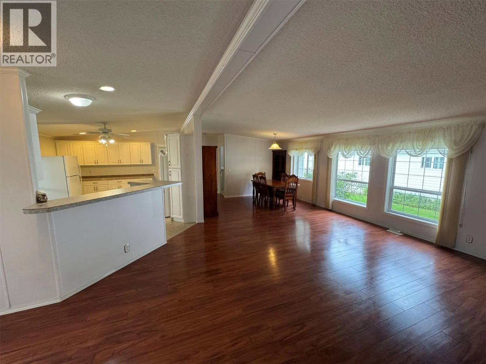 Photo 2 of 39 at E4 – 5455 Almond Gardens Road
