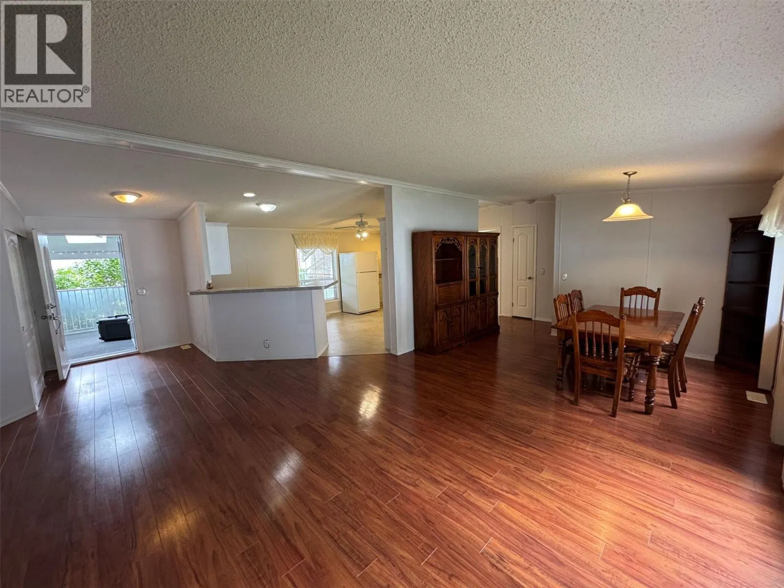 Photo 4 of 39 at E4 – 5455 Almond Gardens Road