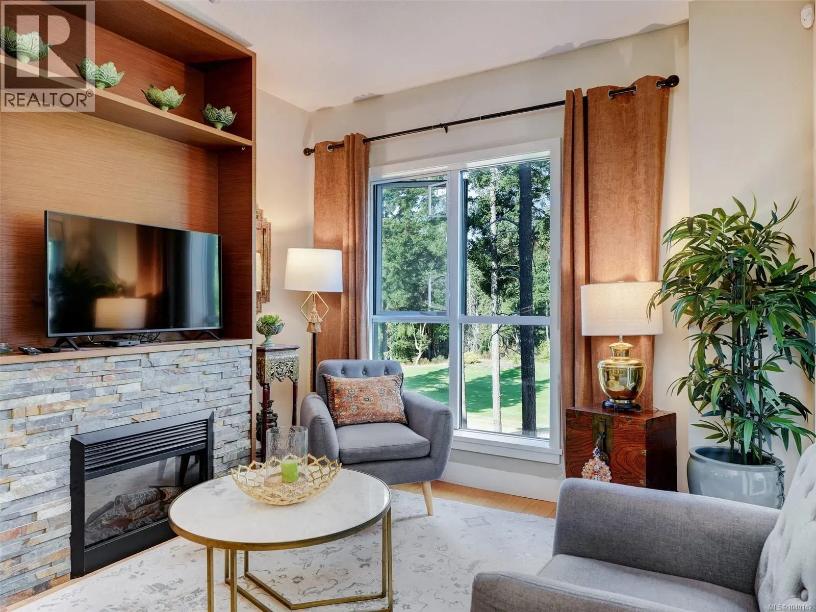 #221 – 1400 Lynburne Place