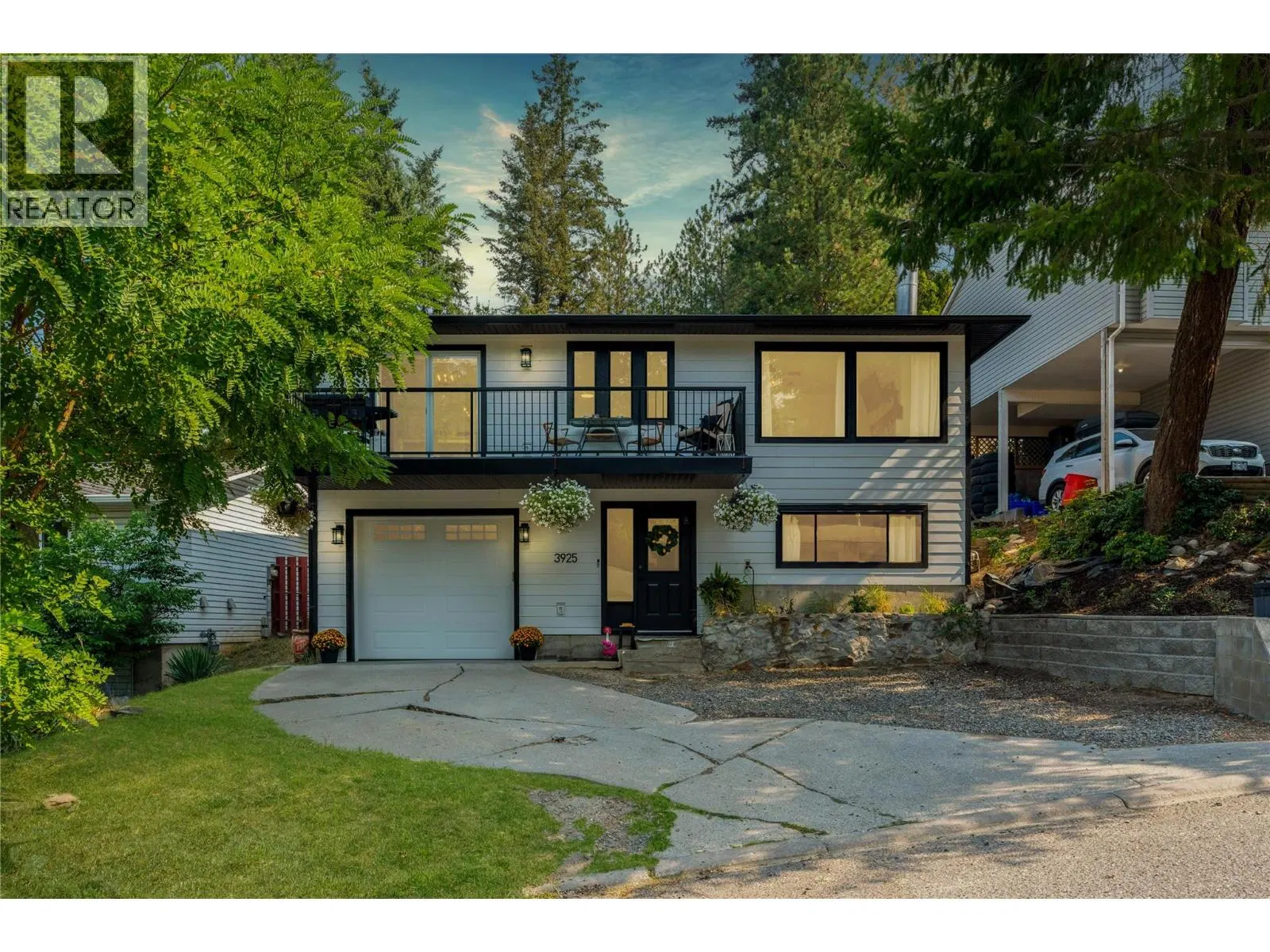 Photo 1 of 57 at 3925 Highland Park Crescent