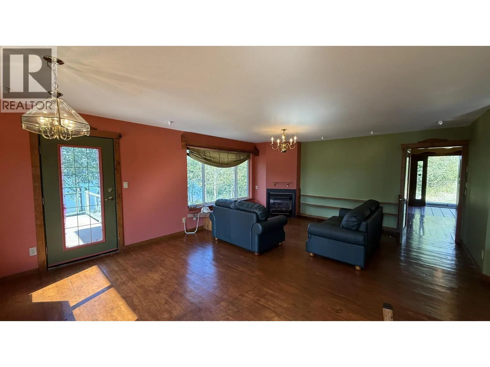 Photo 5 of 39 at 4751 CHILCOTIN Crescent