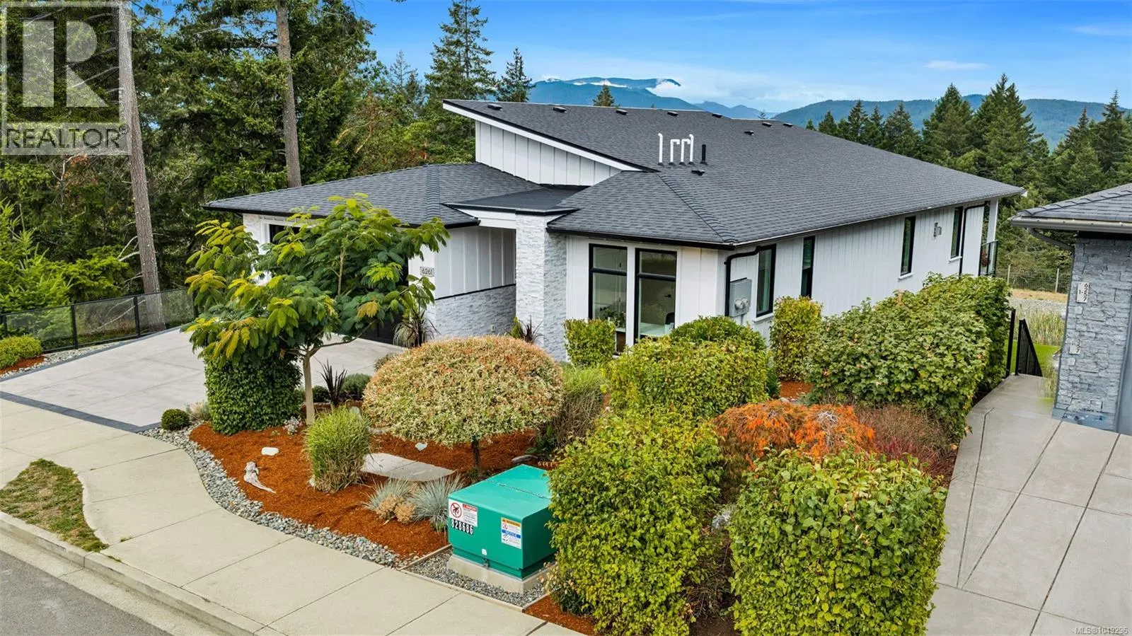 Photo 4 of 91 at 6261 Highwood Drive