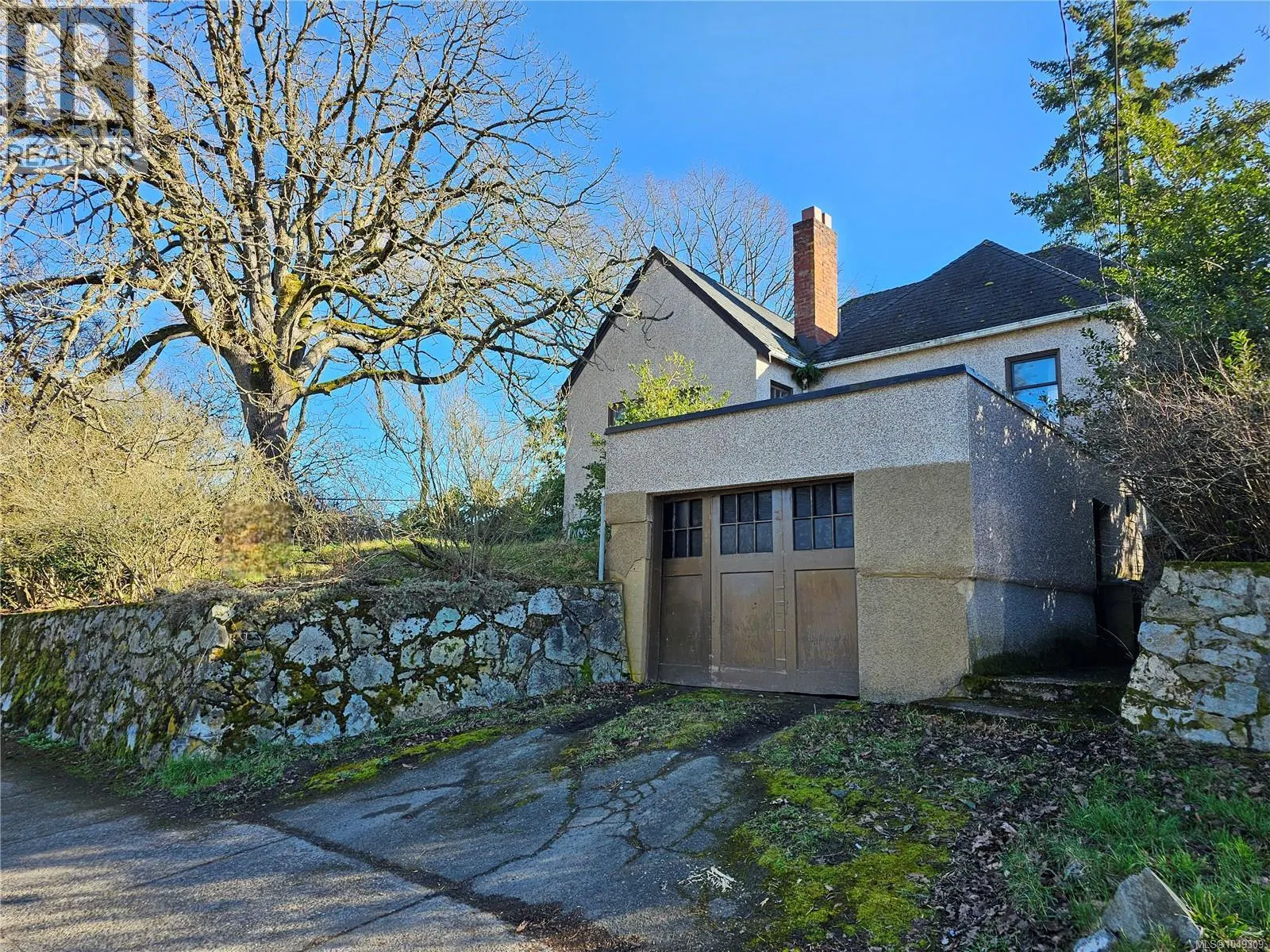 Photo 4 of 20 at 832 Lampson Street