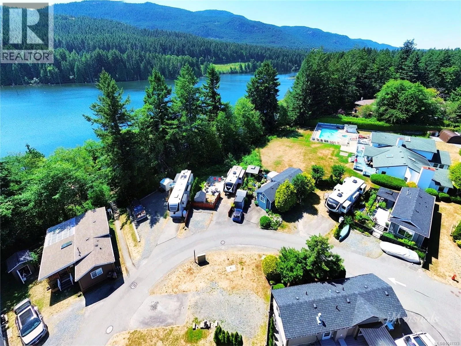 Photo 4 of 14 at 3115 Elsie Lake Circle
