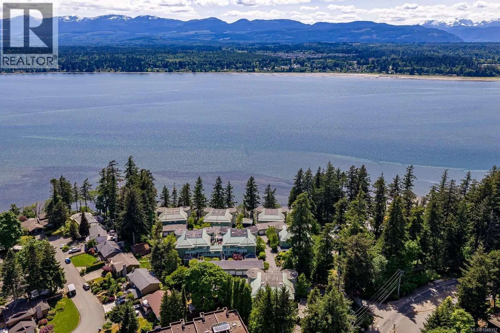 Photo 4 of 30 at #202 – 2275 Comox Avenue