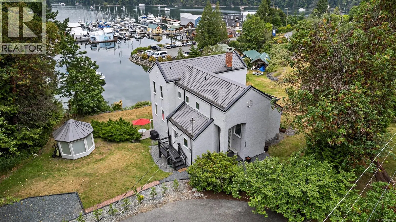 5025 Genoa Bay Road