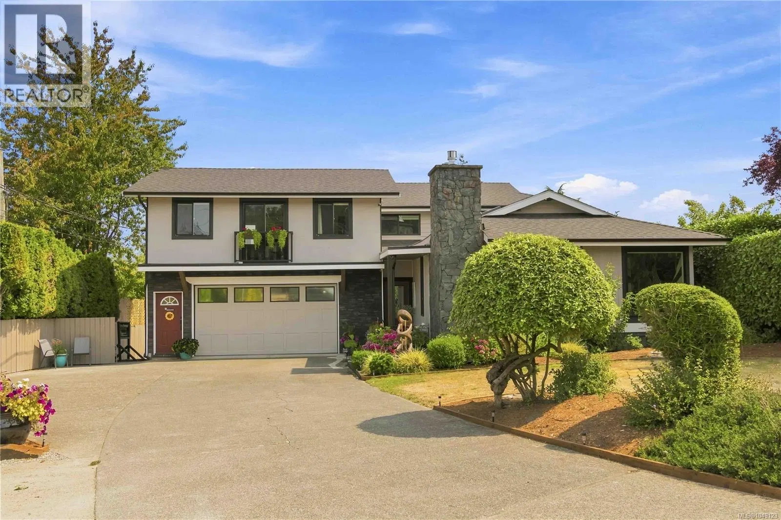 Photo 3 of 47 at 7081 East Saanich Road