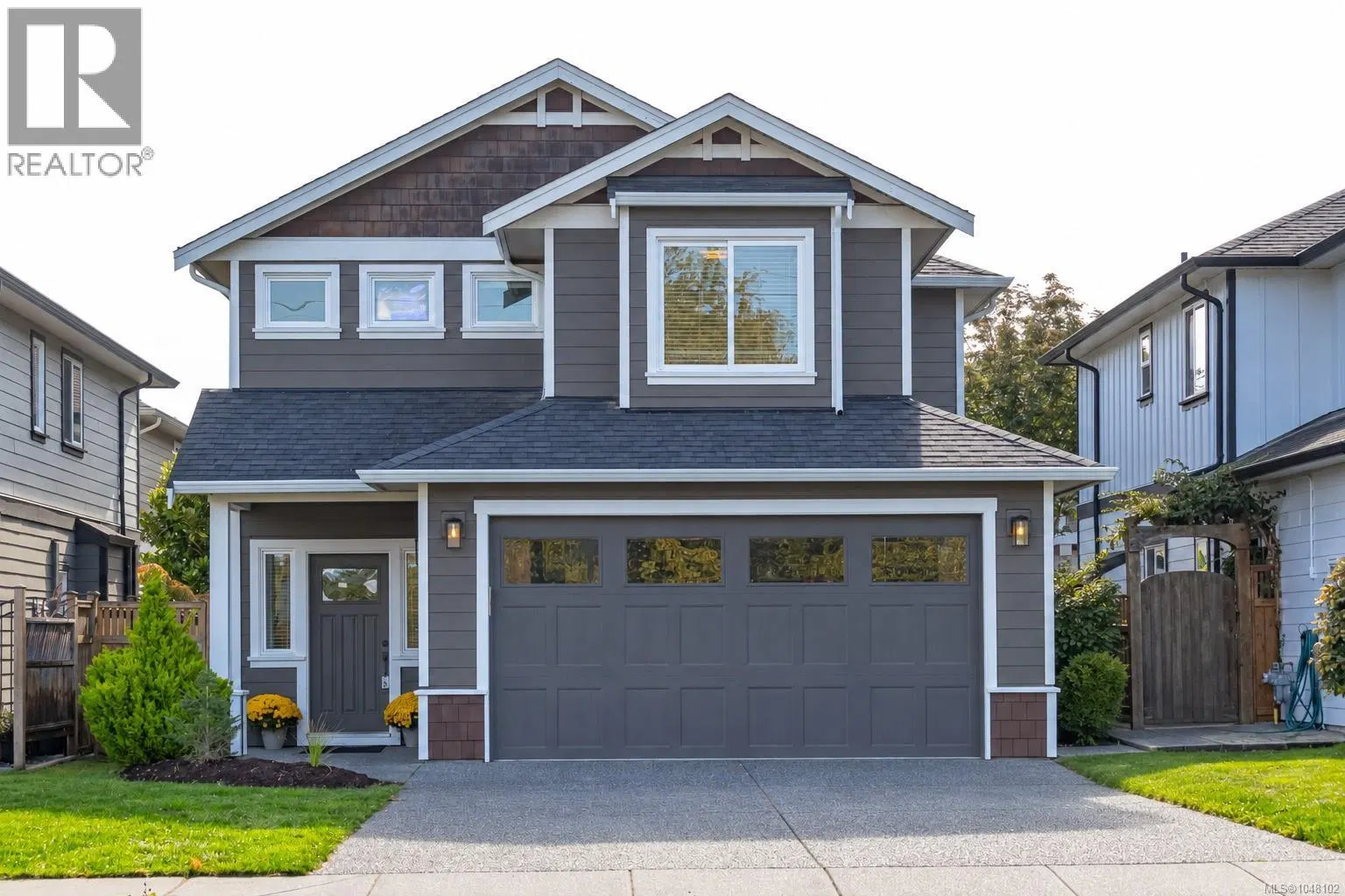 Photo 2 of 25 at 9373 East Saanich Road