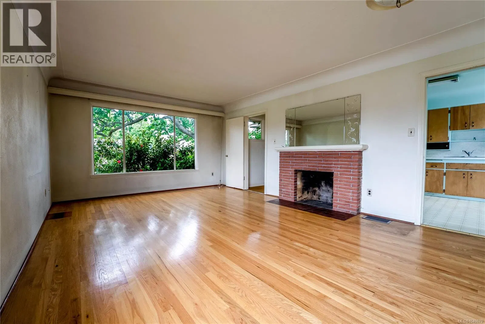 Photo 5 of 39 at 1673 North Dairy Road