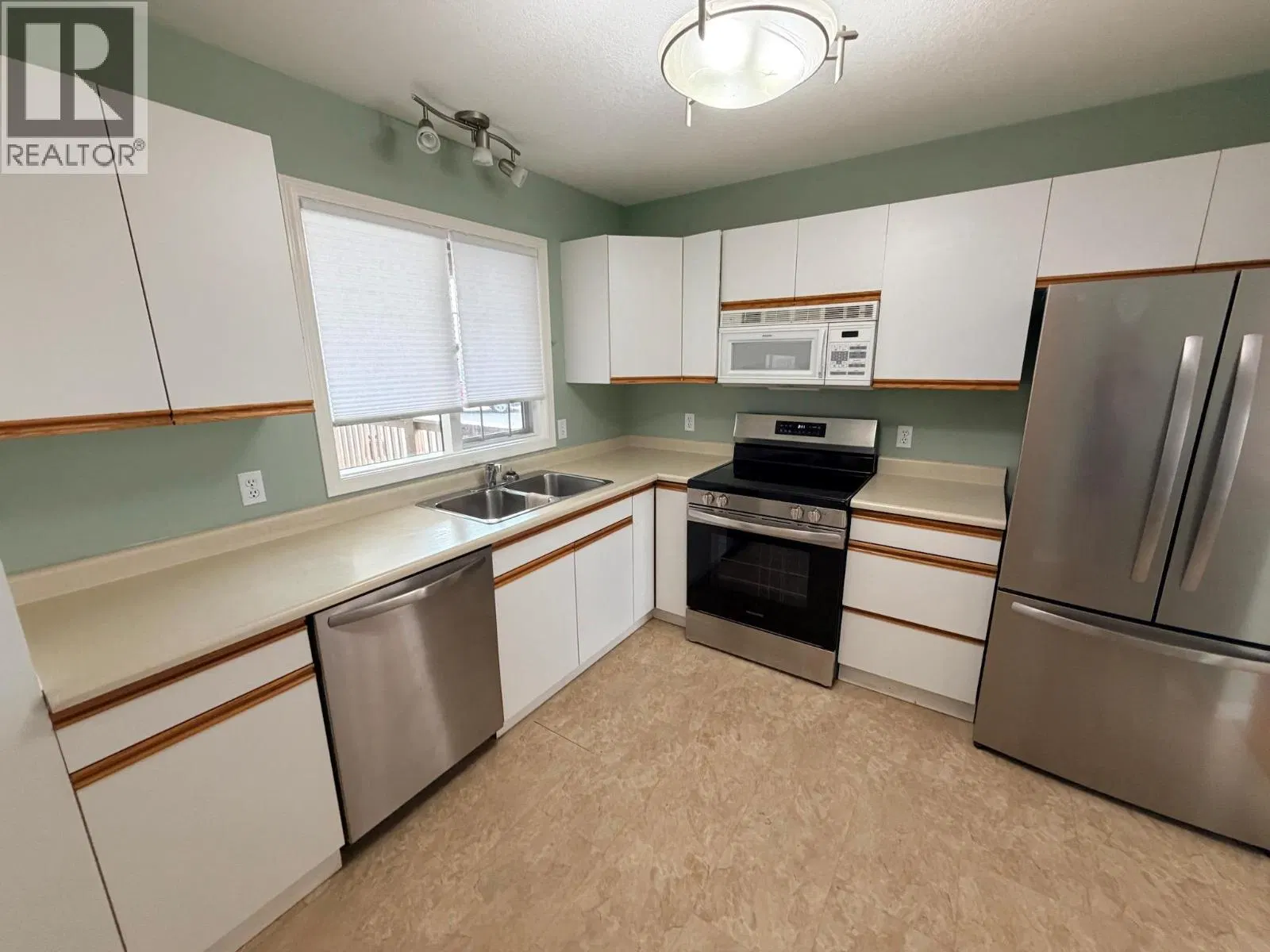 Photo 3 of 18 at #12 – 3930 20 Street