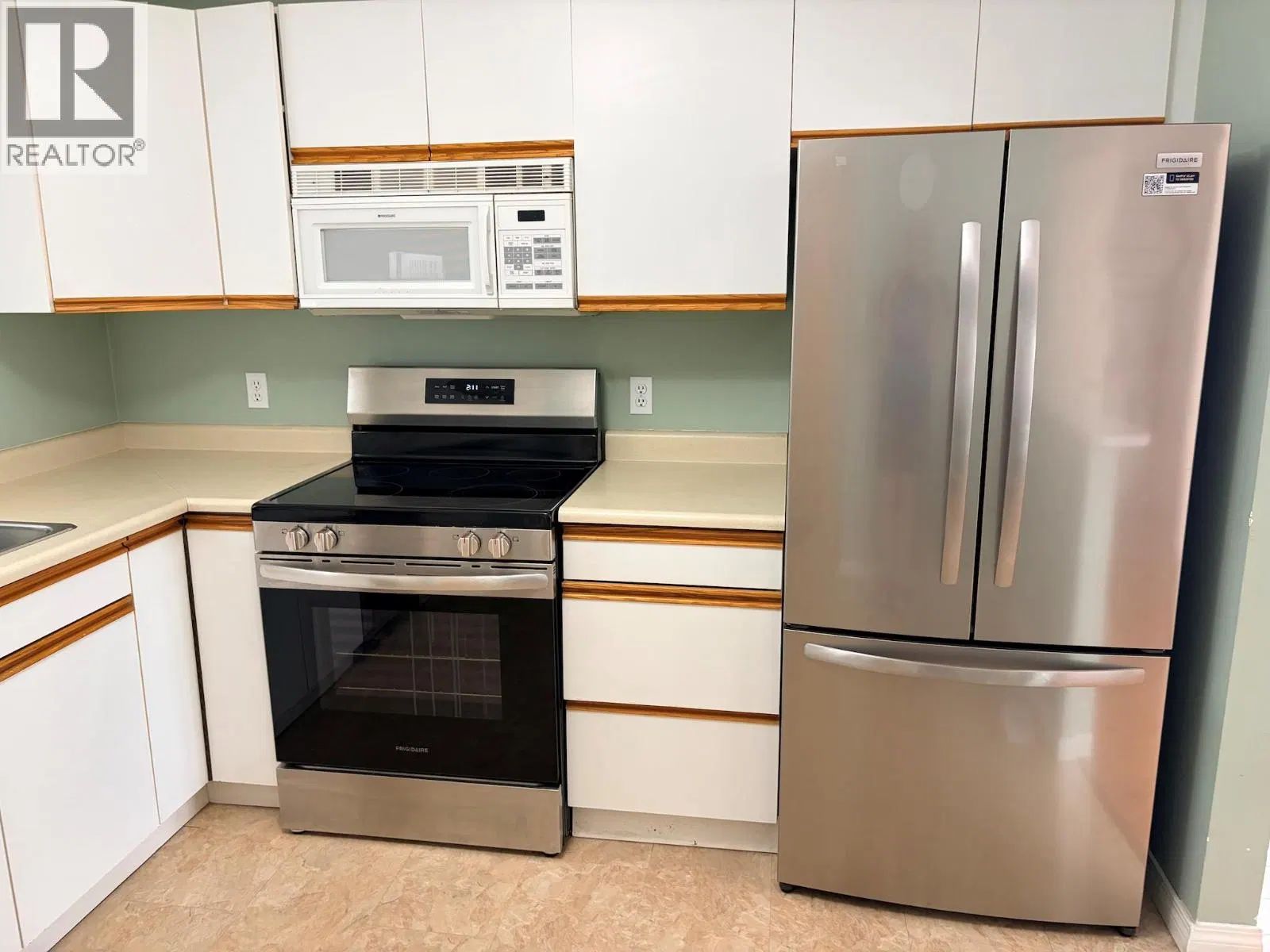 Photo 4 of 18 at #12 – 3930 20 Street