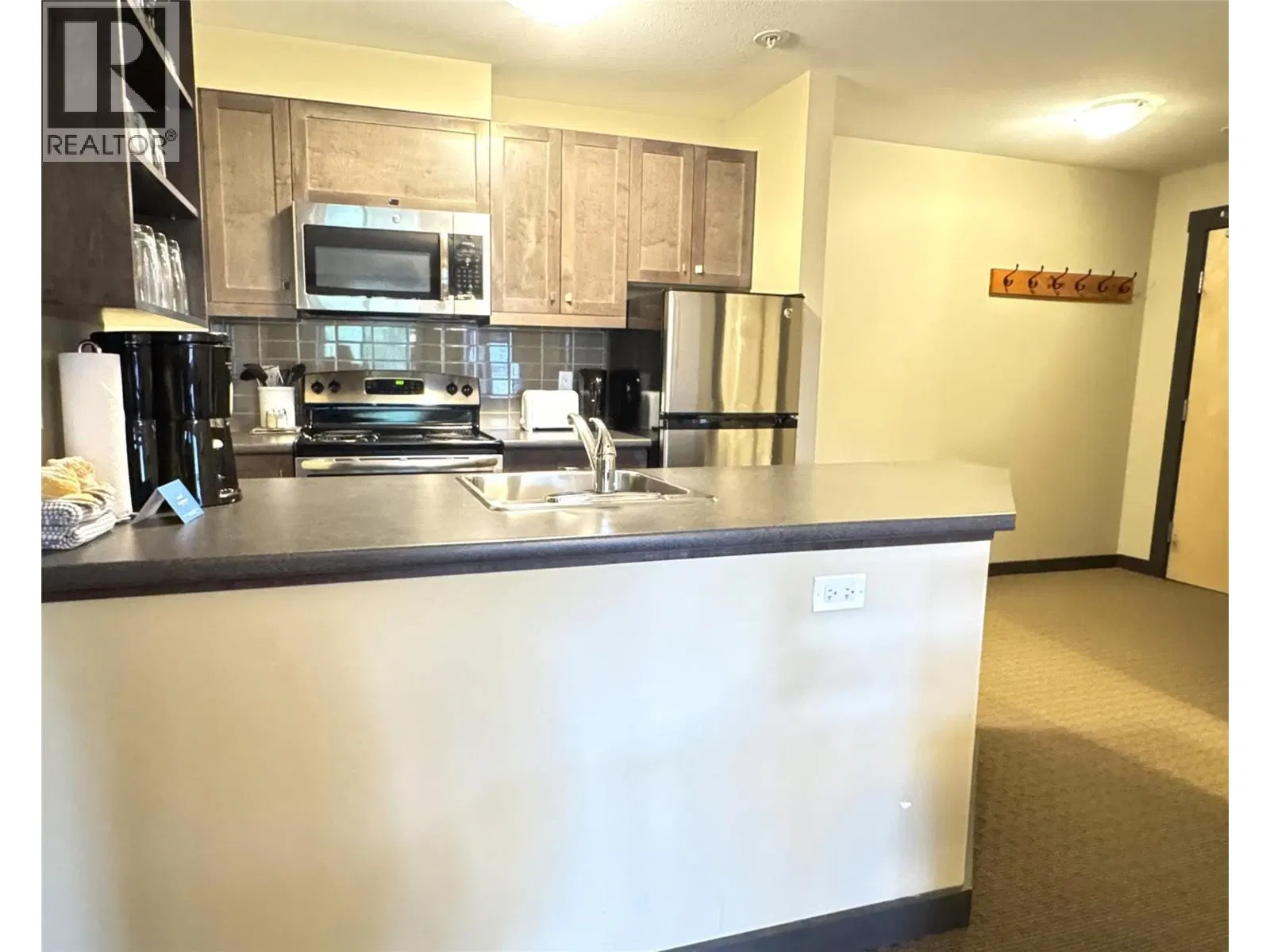 Photo 5 of 39 at #211 – 2064 Summit Drive