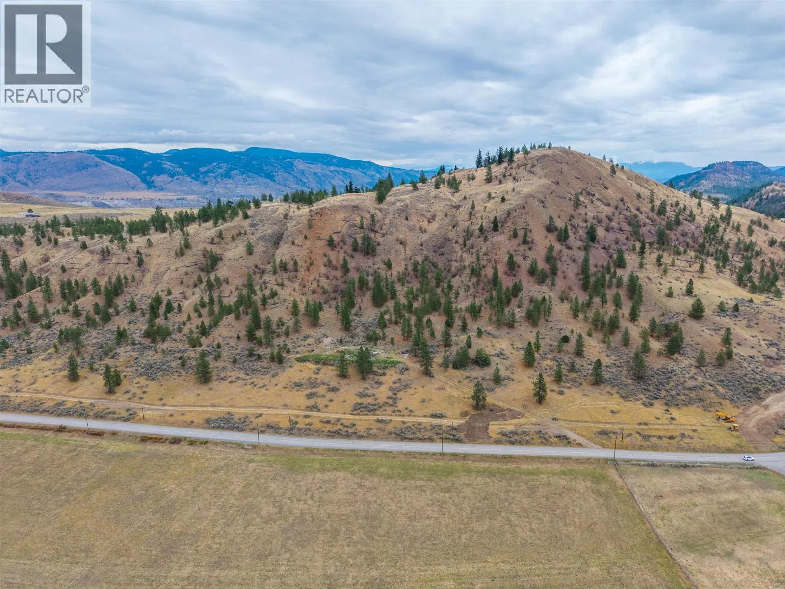 Photo 5 of 13 at 7022 Barnhartvale Road