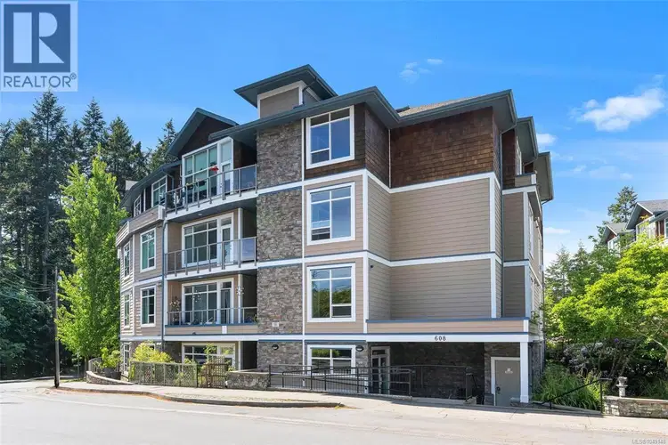 #302 – 608 Fairway Avenue
