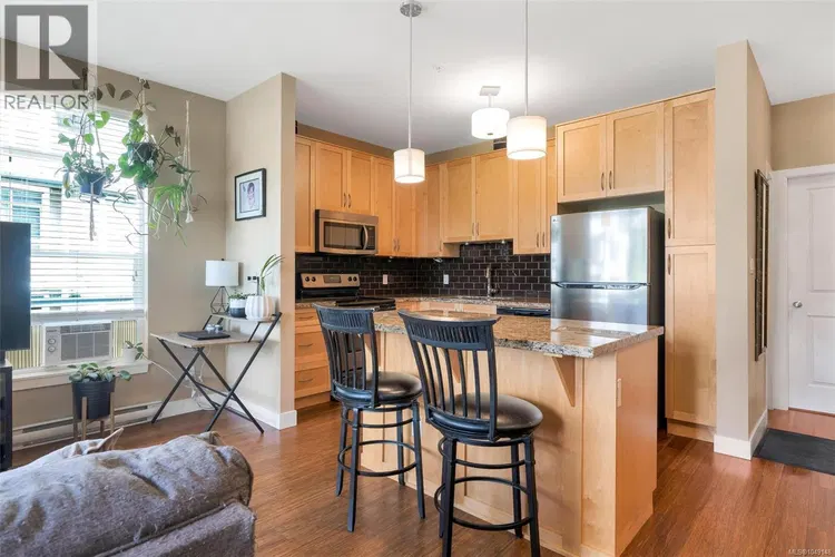 Photo 3 of 24 at #302 – 608 Fairway Avenue