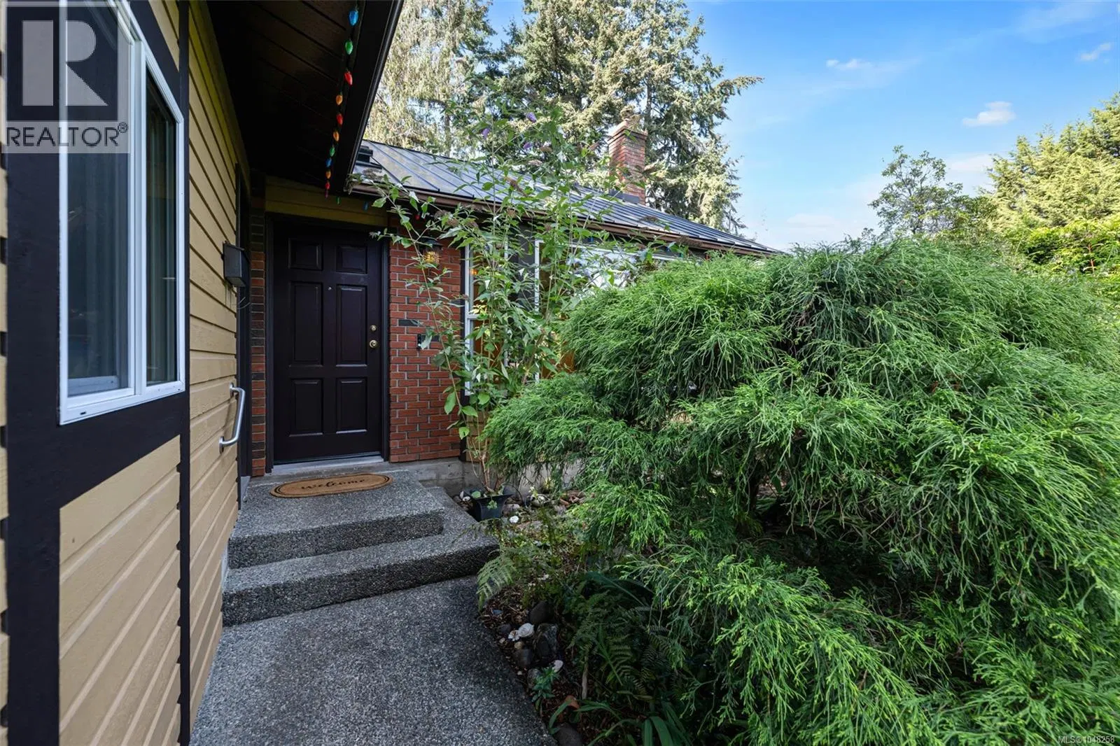 Photo 2 of 45 at 3334 Wishart Place