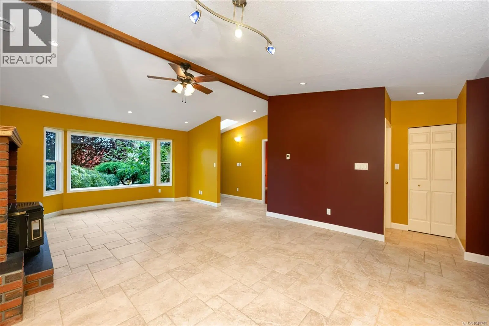 Photo 4 of 45 at 3334 Wishart Place