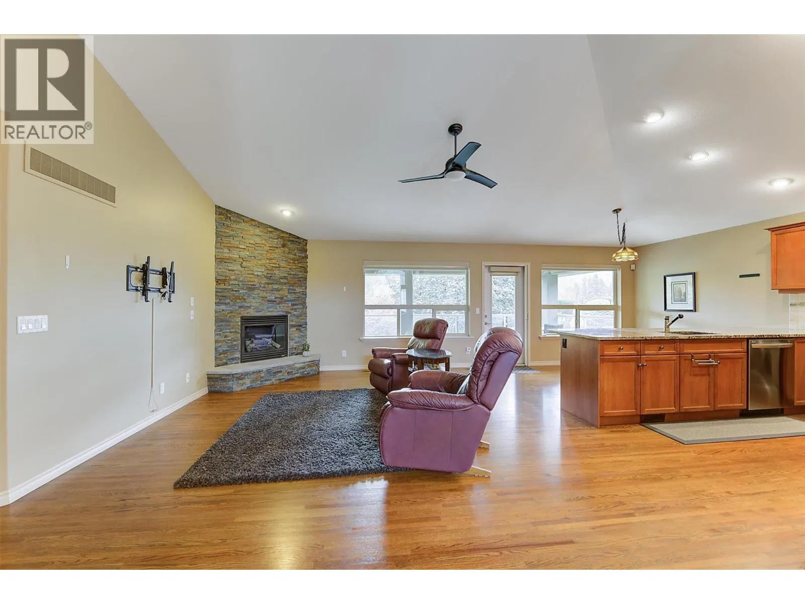 Photo 2 of 58 at #31 – 2155 Horizon Drive