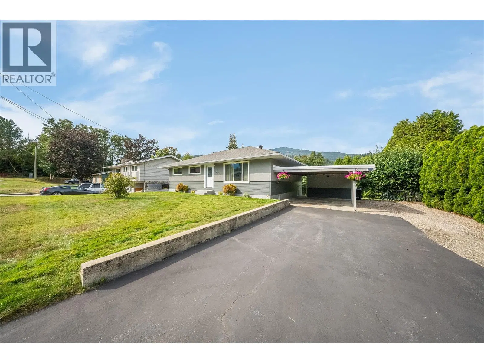 Photo 2 of 51 at 762 5th Avenue