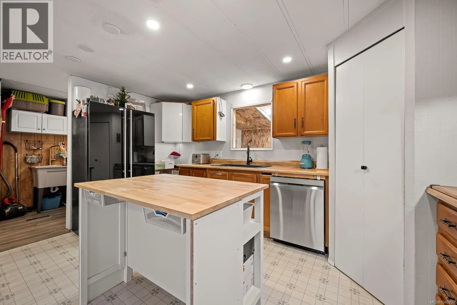 Photo 5 of 61 at 1990 4th Street