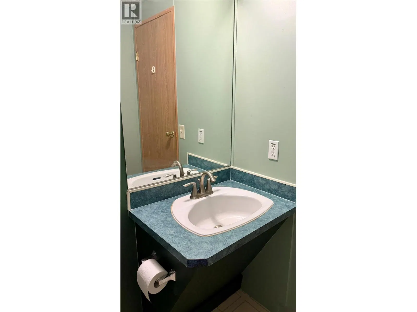 Photo 5 of 21 at #4 – 1500 Neimi Road