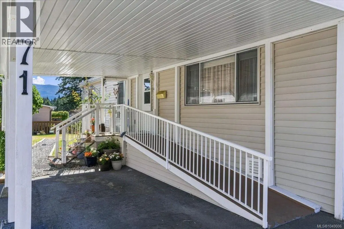 Photo 3 of 32 at #71 – 5854 Turner Road