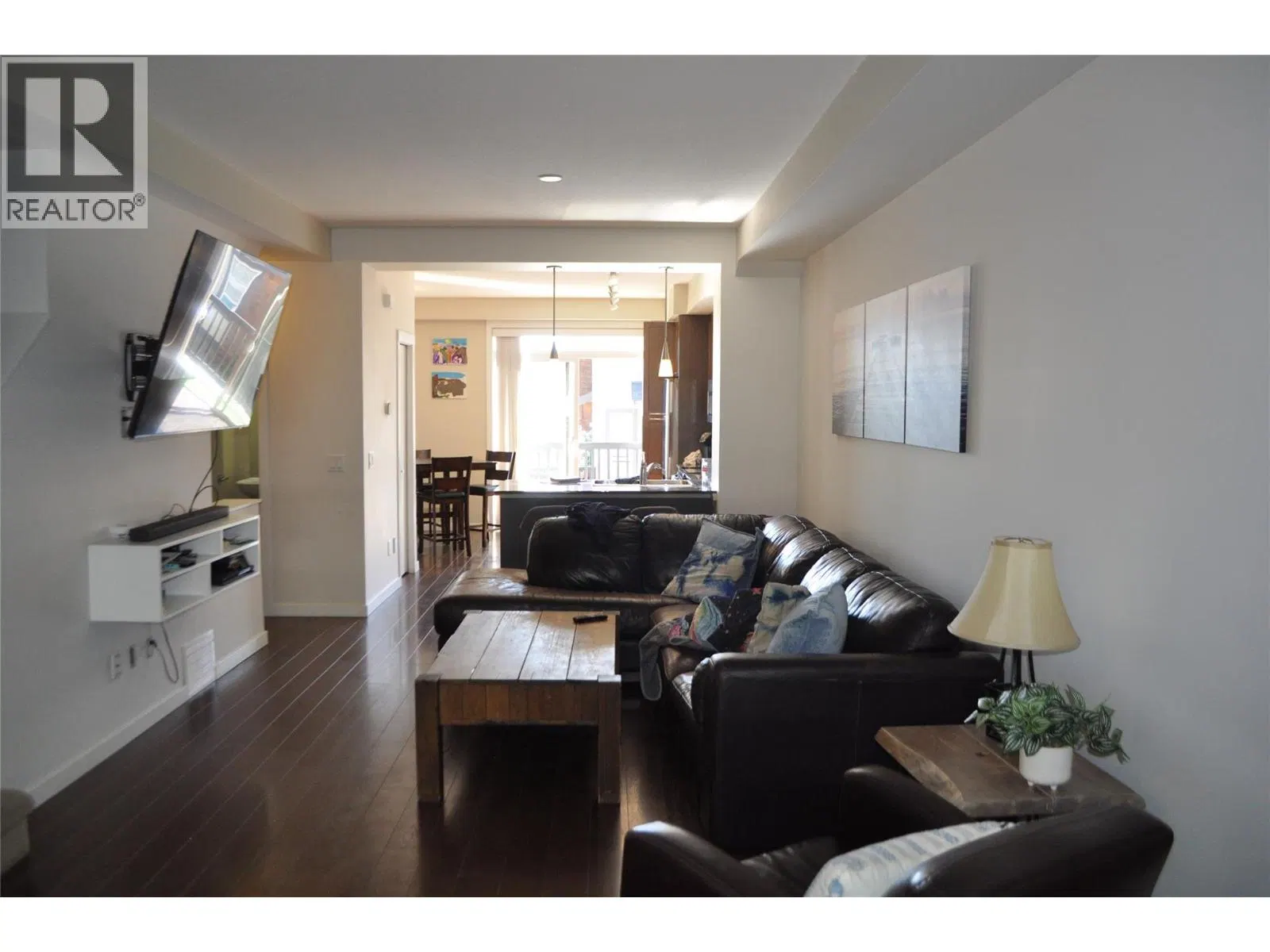 Photo 3 of 21 at 601 Boynton Place