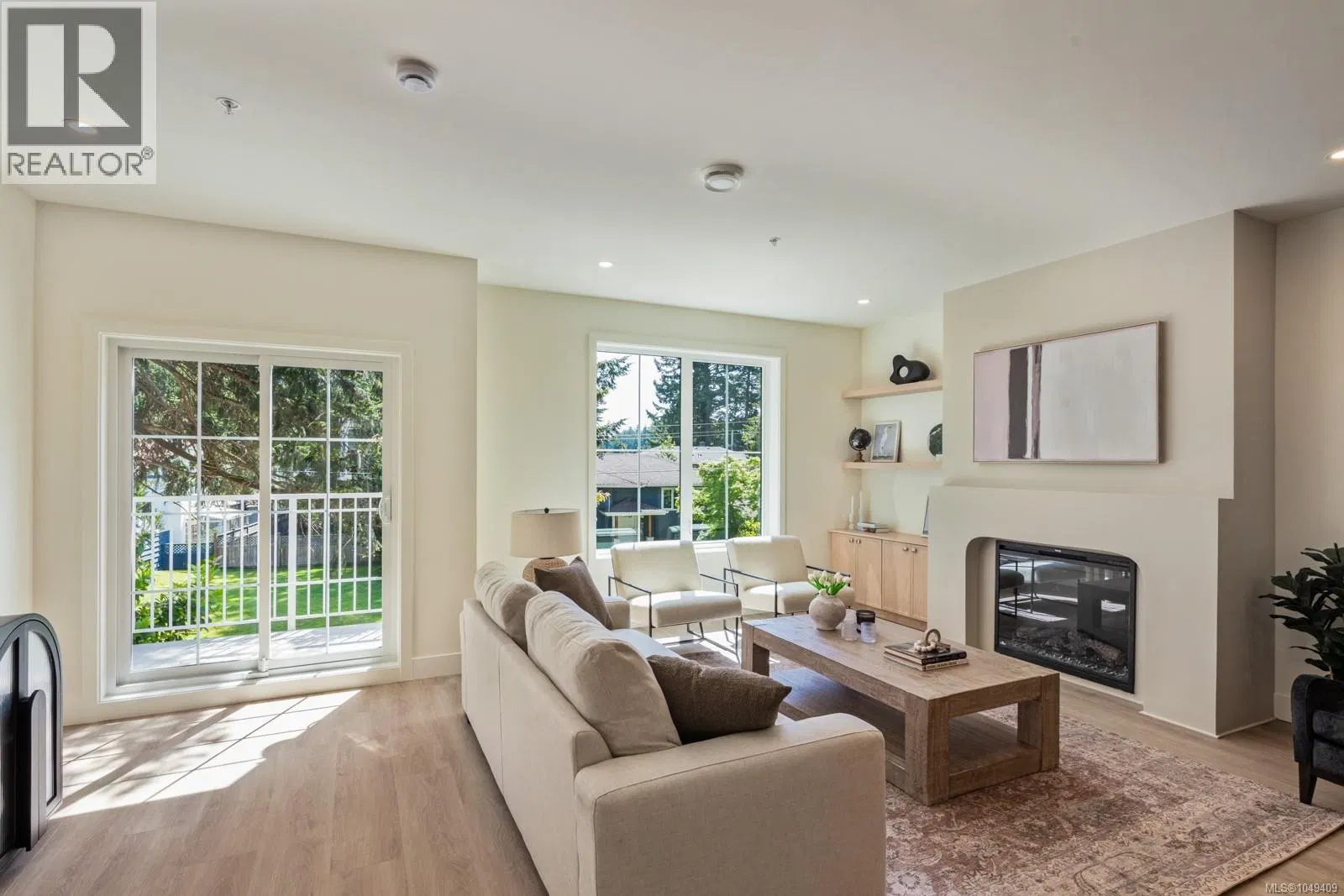 Photo 2 of 33 at #209 – 2770 Vantilburg Crescent