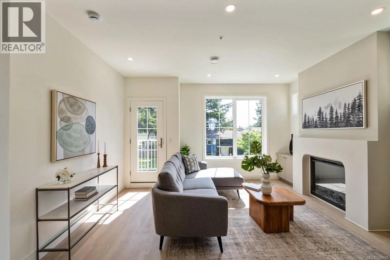 Photo 5 of 30 at #103 – 2770 Vantilburg Crescent