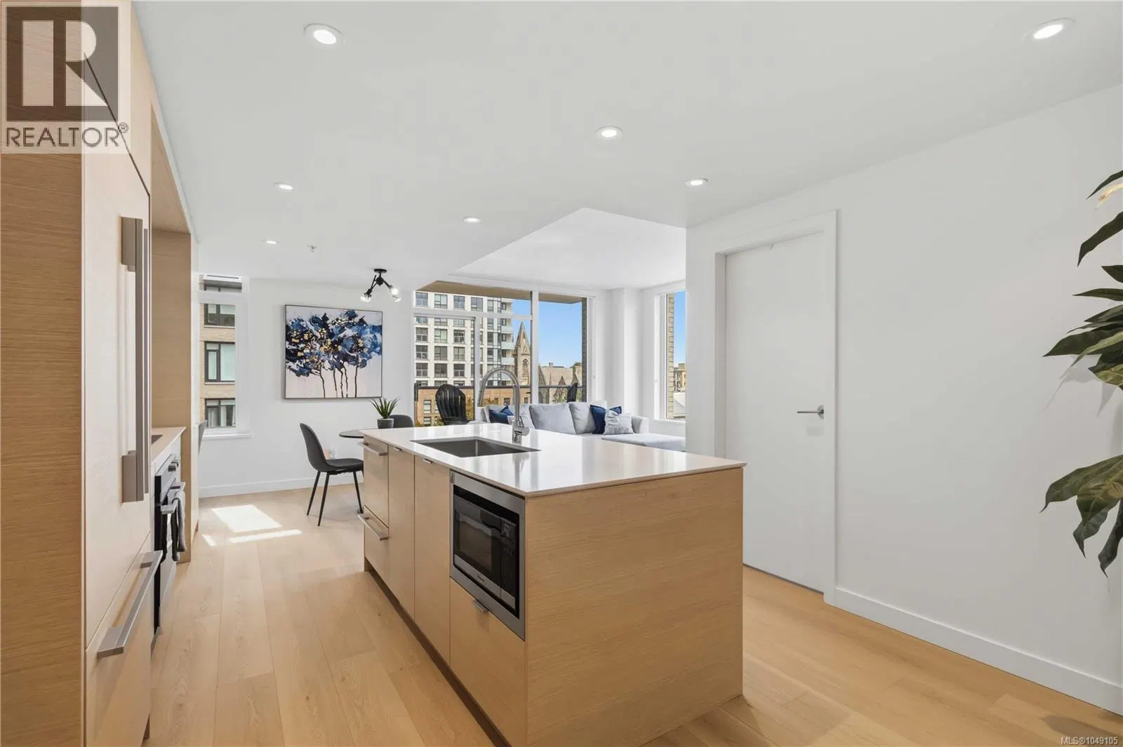Photo 3 of 29 at #706 – 848 Yates Street