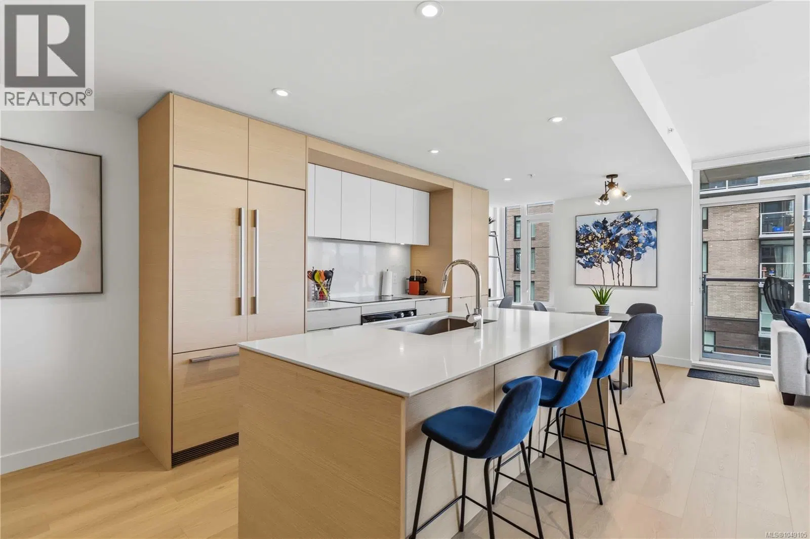 Photo 4 of 29 at #706 – 848 Yates Street