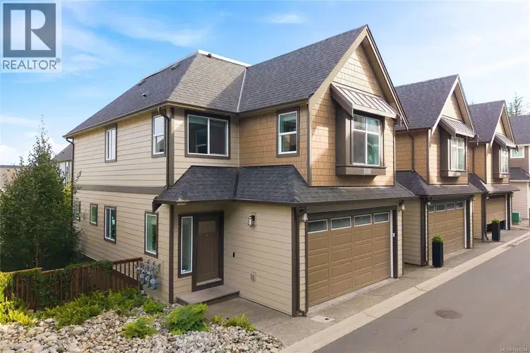 1212 Moonstone Loop