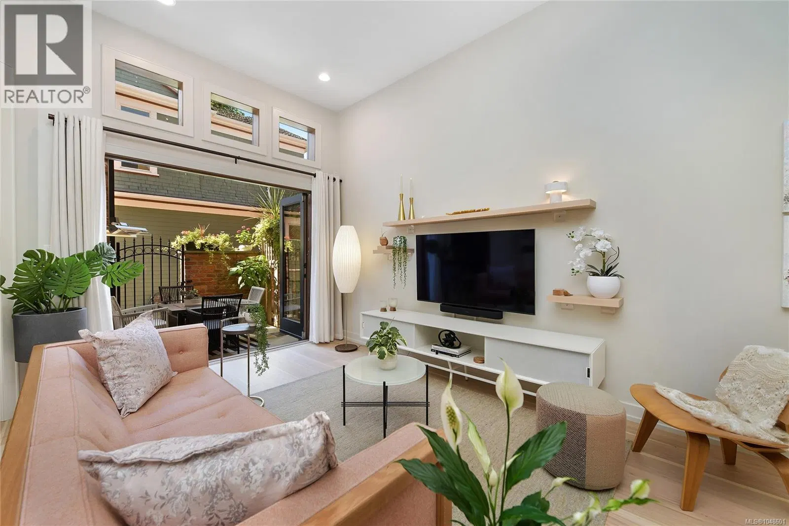 Photo 1 of 31 at #3 – 440 Parry Street