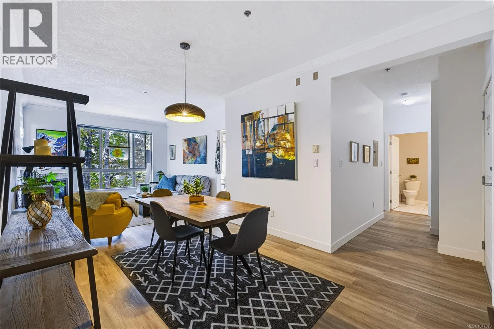 Photo 4 of 37 at #404 – 121 Aldersmith Place