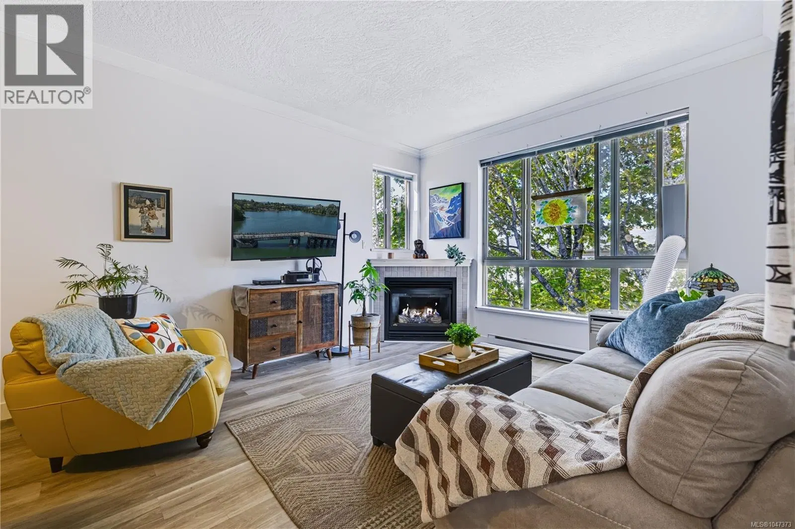 Photo 5 of 37 at #404 – 121 Aldersmith Place