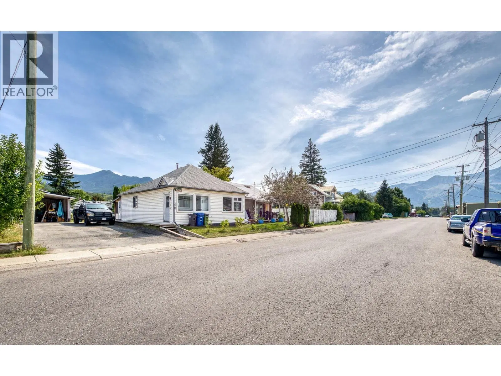 Photo 3 of 59 at 1052 6TH Avenue