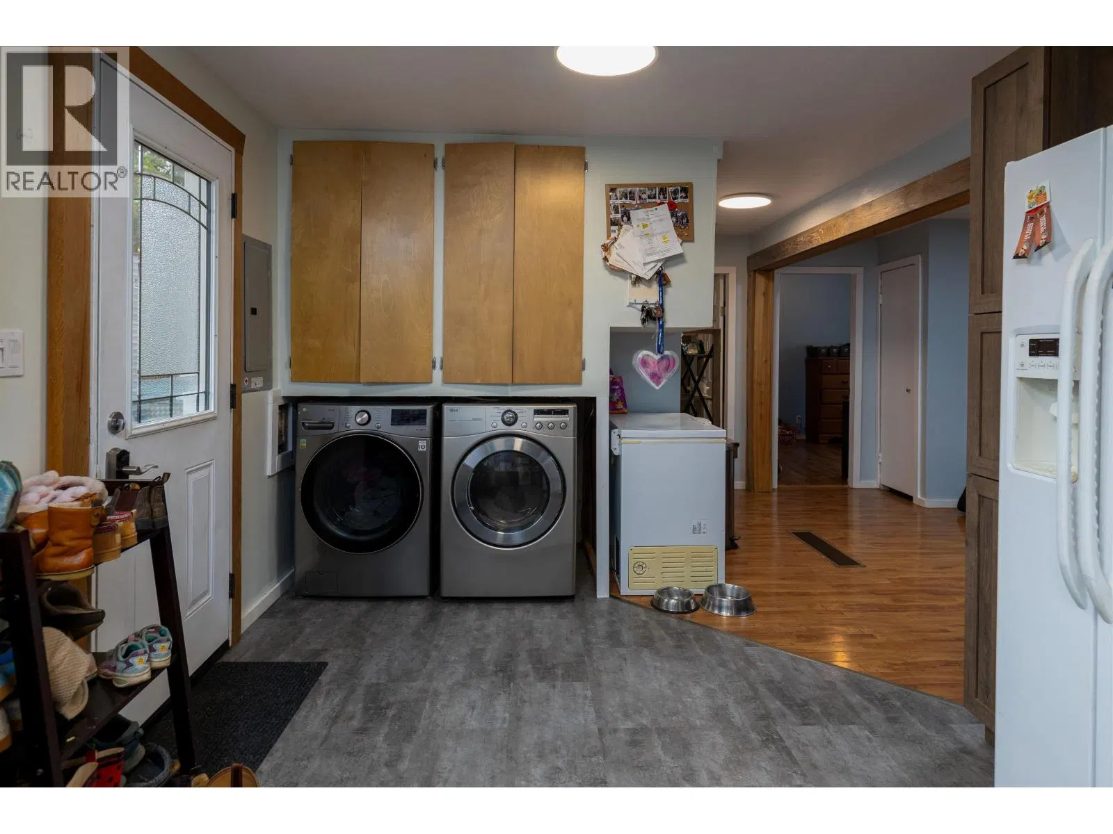 Photo 4 of 18 at 2118 LAUREL Street