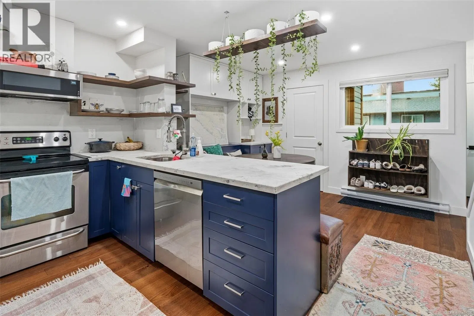 Photo 5 of 28 at #6 – 1500 Glentana Road