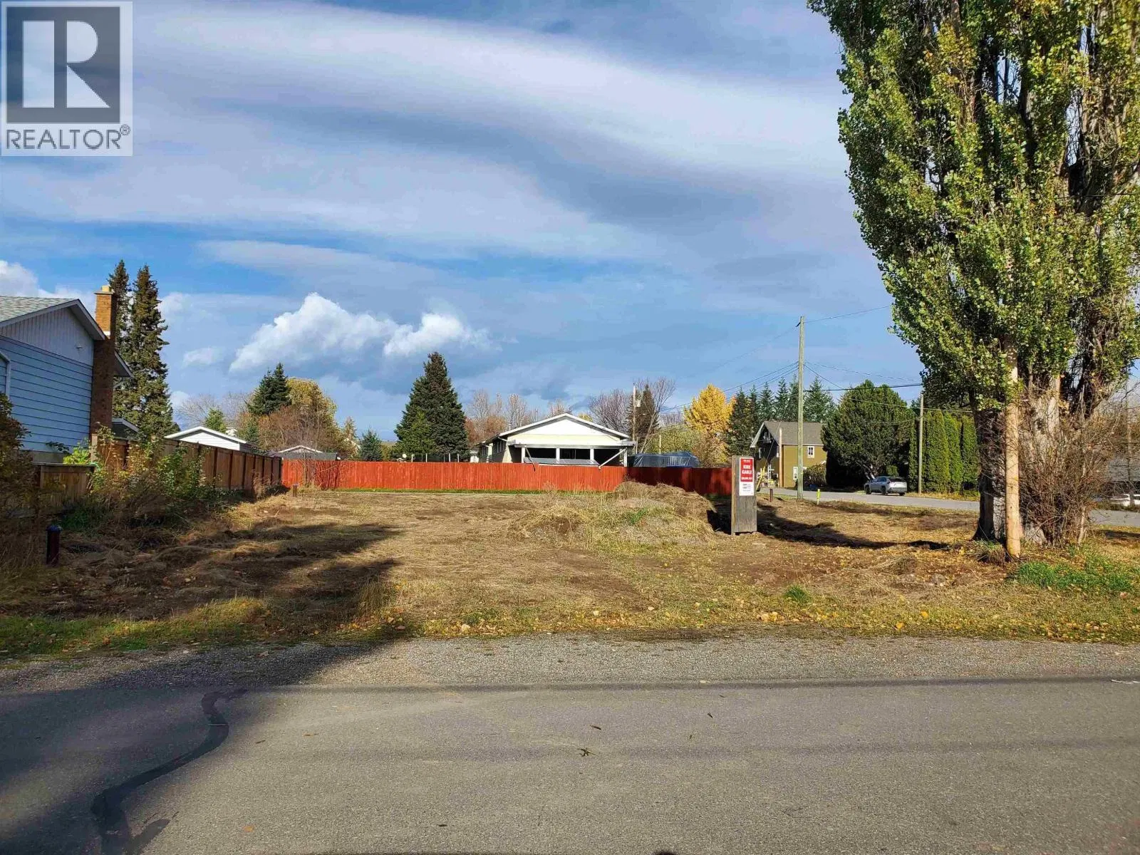 Photo 4 of 7 at 824 LA SALLE Avenue