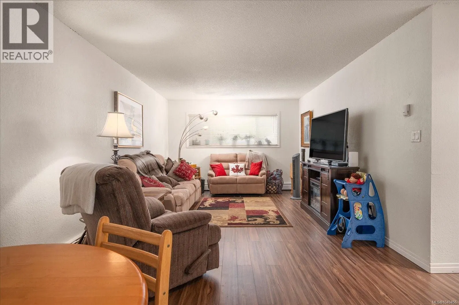 Photo 4 of 30 at #112 – 218 Bayview Avenue